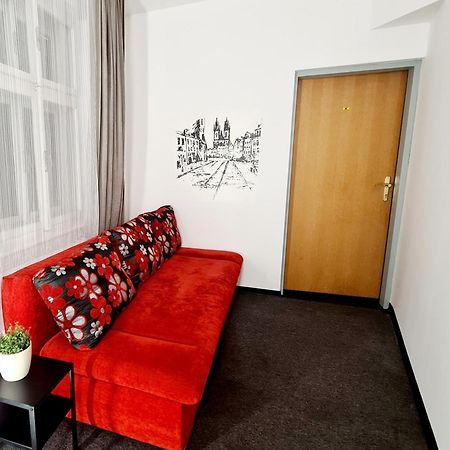 Thai Sun Hostel Prague Exterior photo