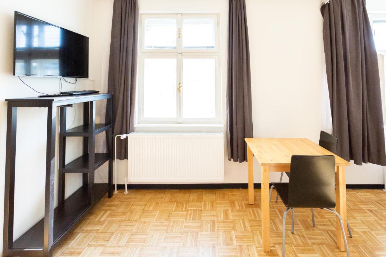 Thai Sun Hostel Prague Exterior photo