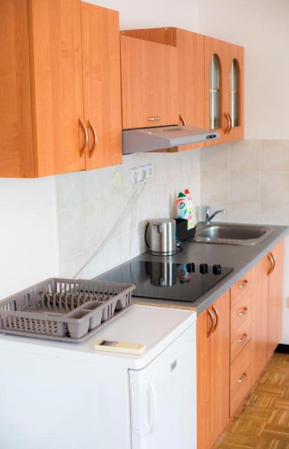 Thai Sun Hostel Prague Exterior photo