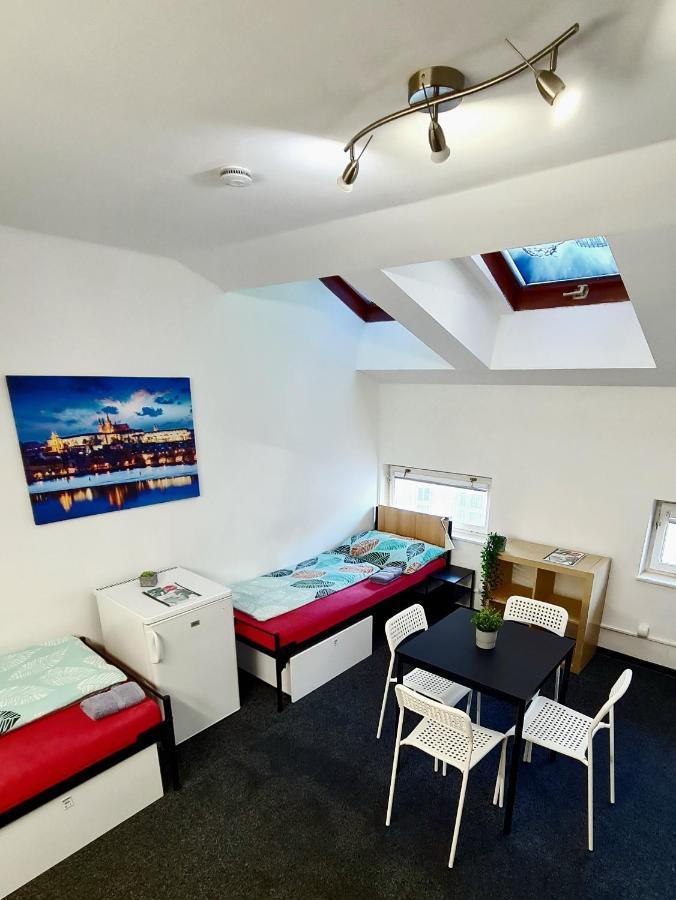 Thai Sun Hostel Prague Exterior photo